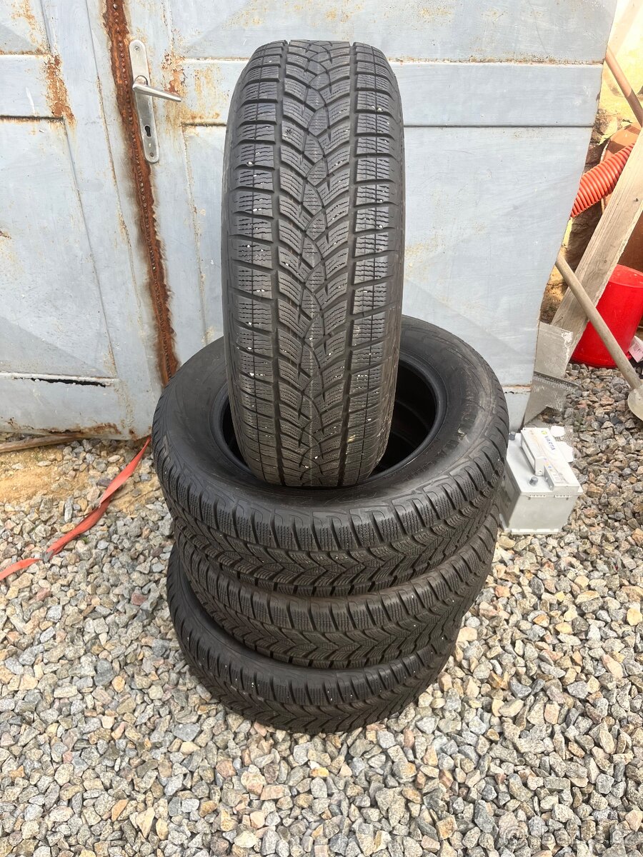 225/65 r17 zimní GoodYear 4ks
