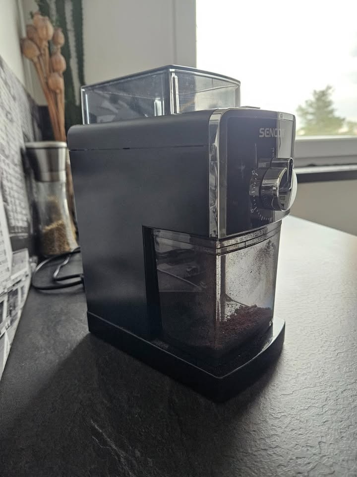 Elektrický mlýnek na kávu Sencor SCG 5050BK