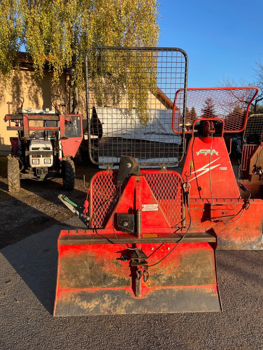 Navijak za traktor UNIFOREST 5T -krásný stav- po revizi-