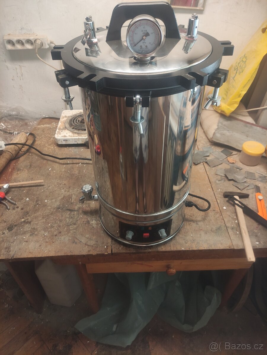 Parní sterilizační autokláv 25l na houby s termostatem