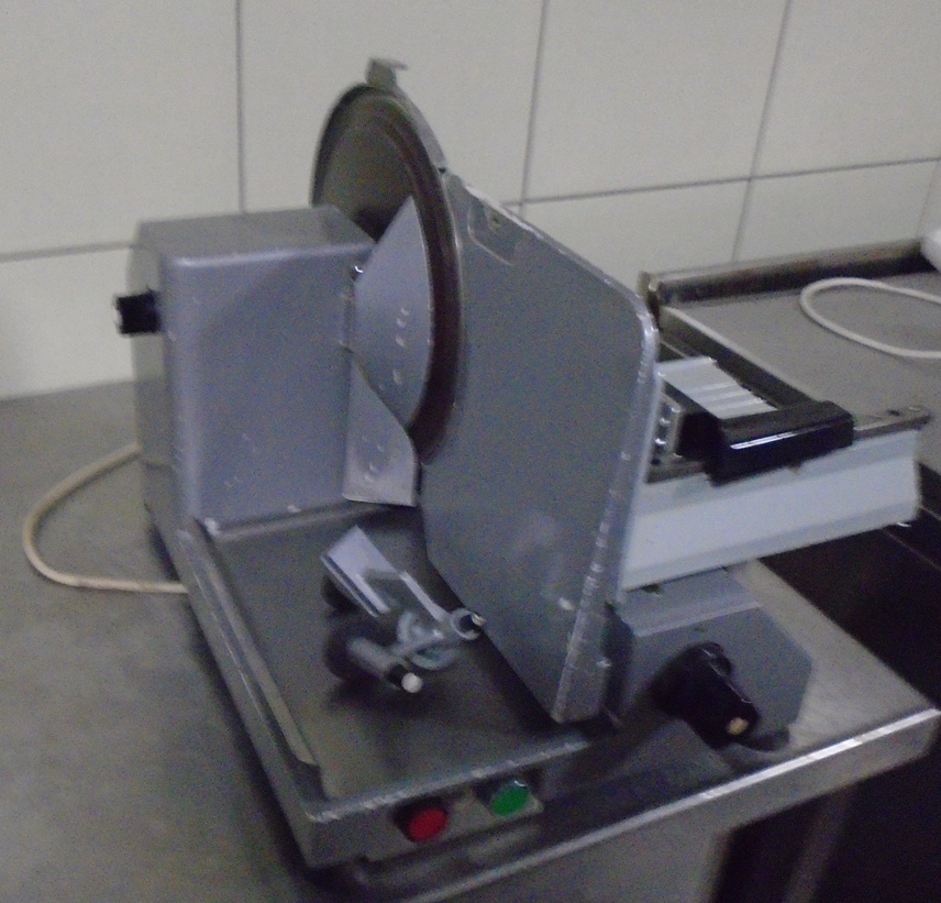 Nářezový stroj NS 301 Strojobal