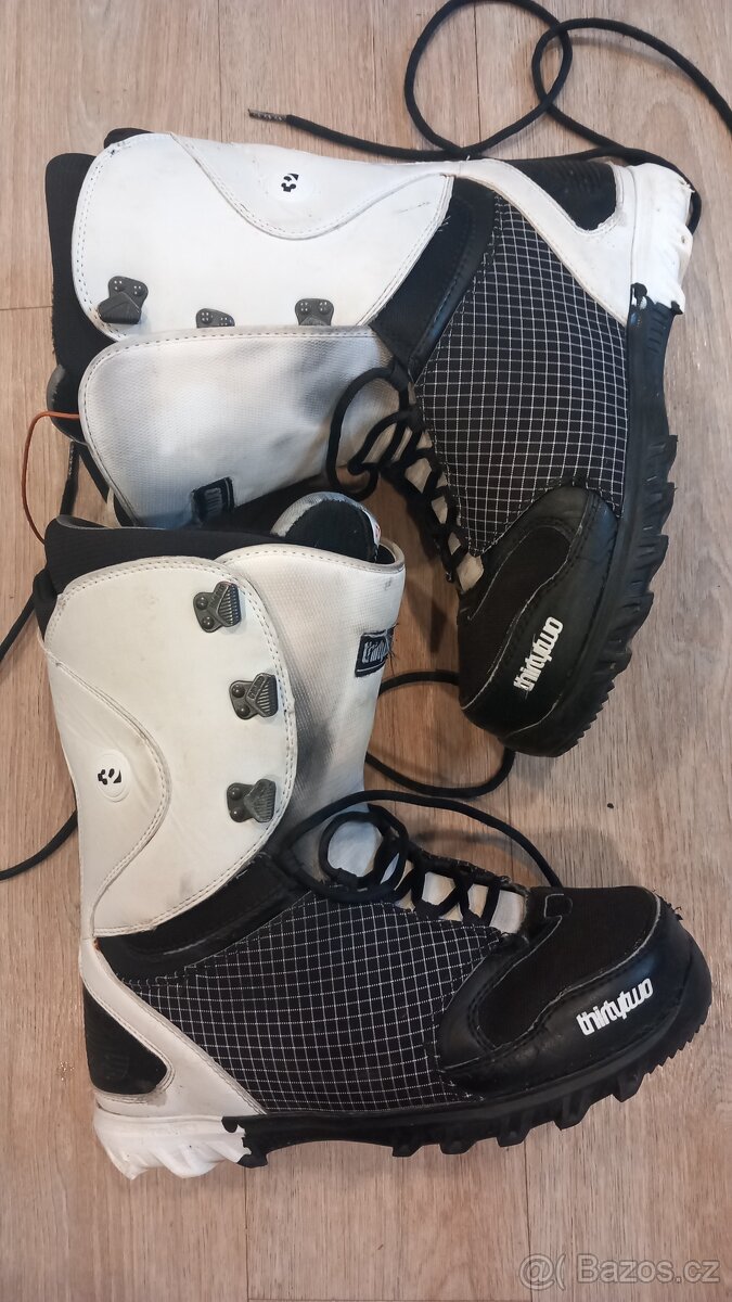 Boty na snowboard 46