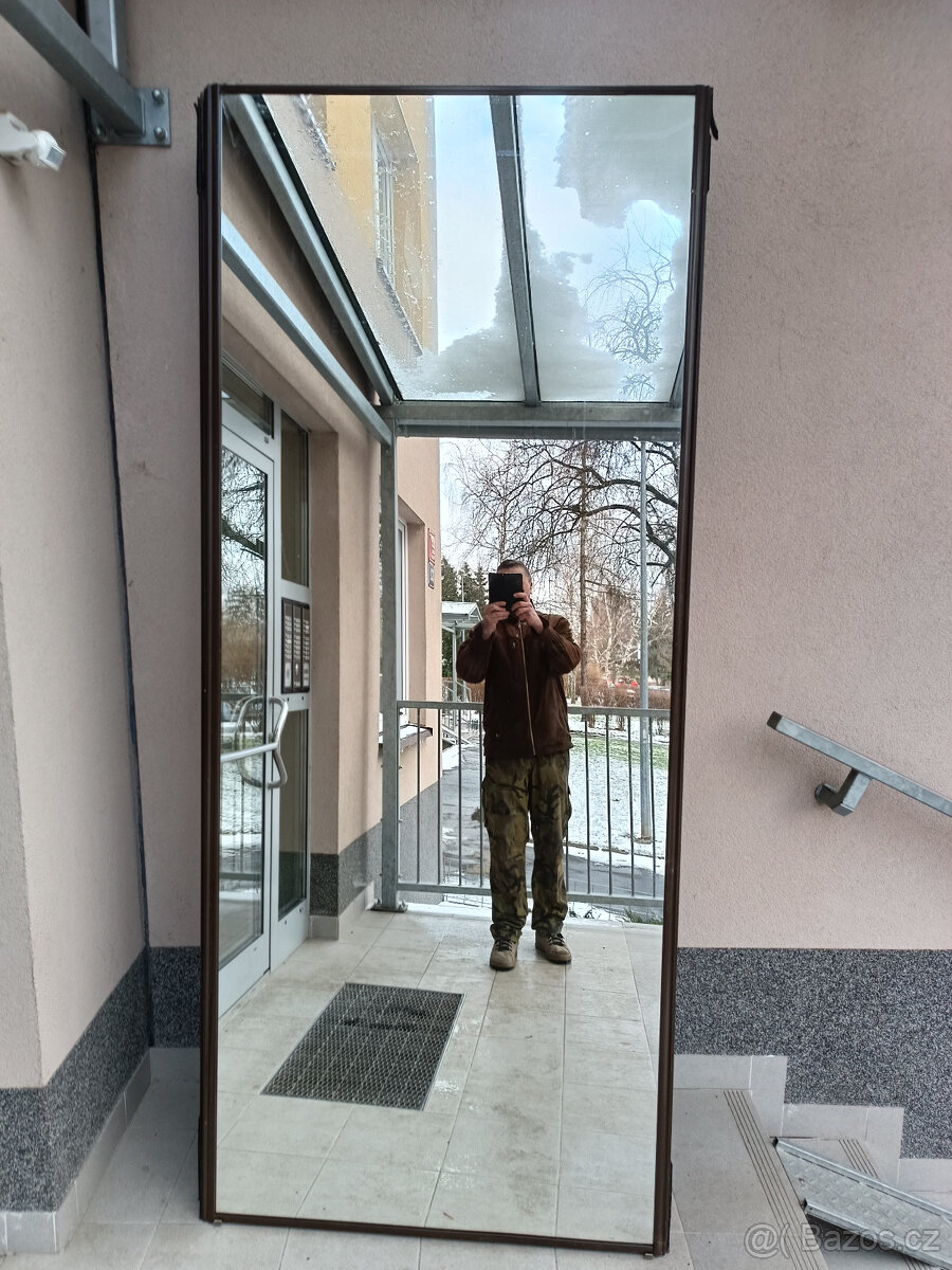 Zrcadlo/zrcadlové dveře