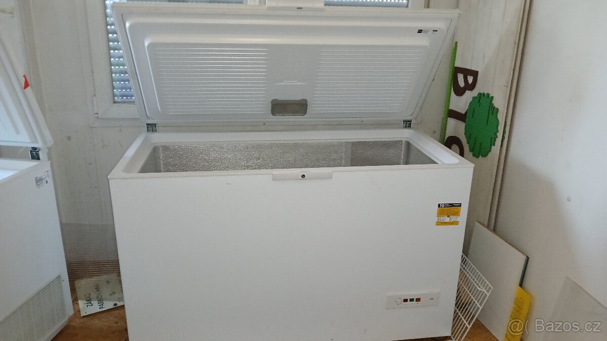 Mrazák 450 lt Whirlpool