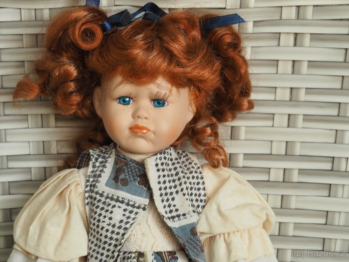 Porcelánová panenka - zrzavá, velká