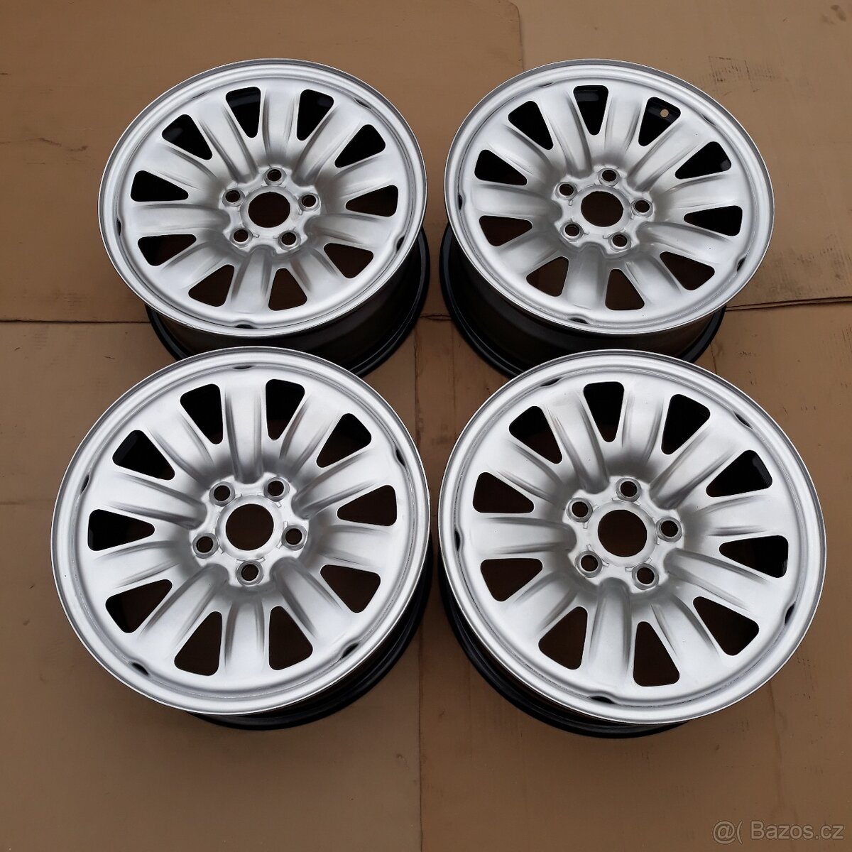 16 disky Dacia Duster I,II