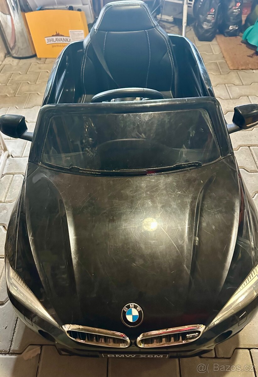 Elektrické autíčko BMW X6