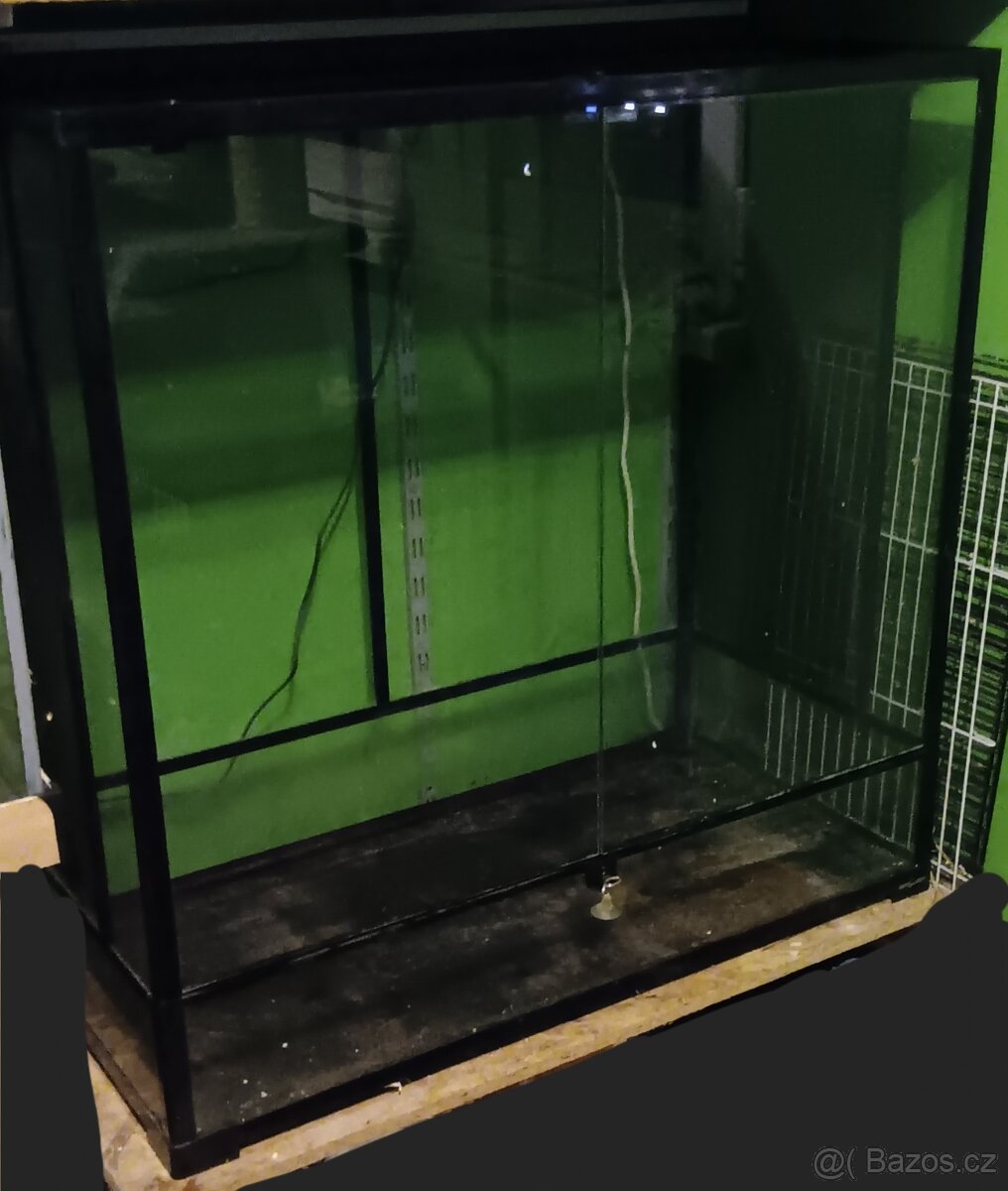 Prodám terárium