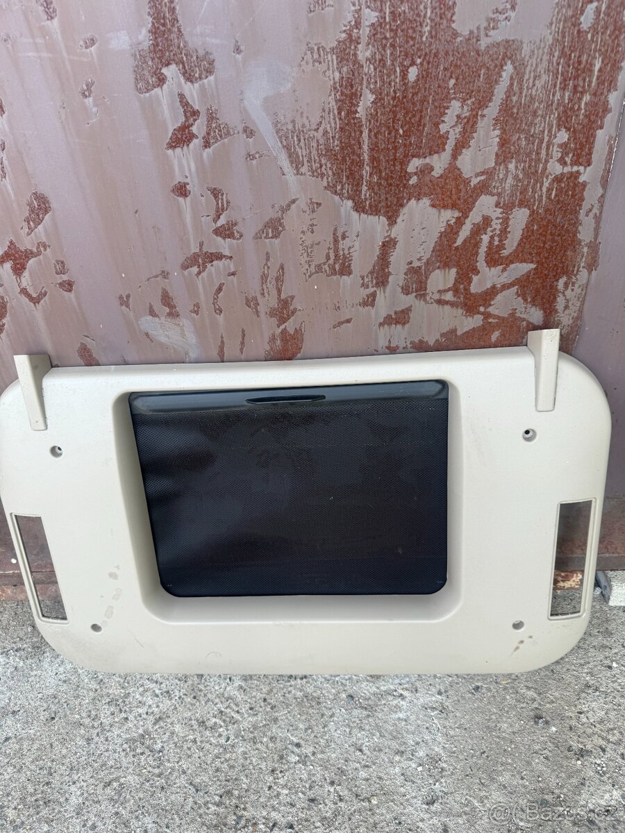 Manuální střešní okno Man TGX