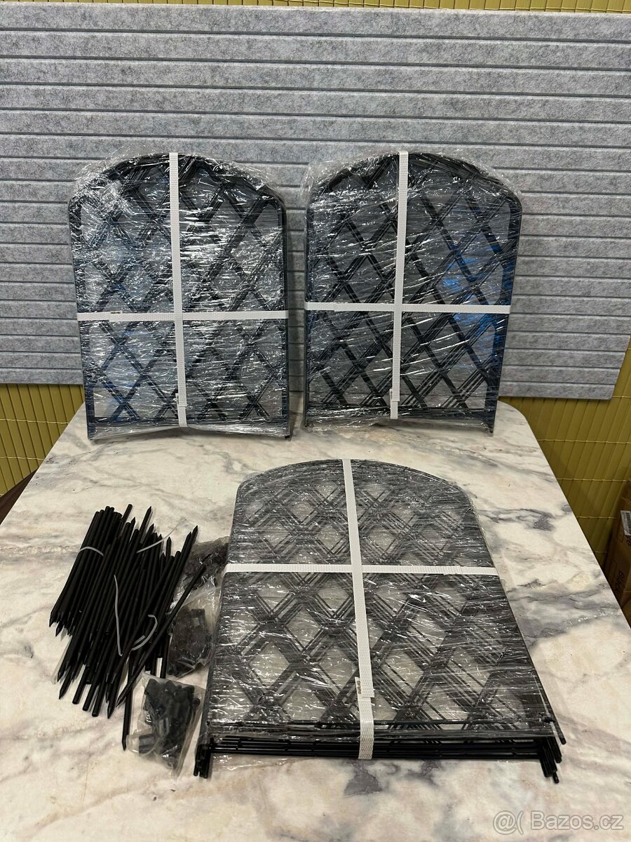 Zahradní kovovy obrubnik (698)