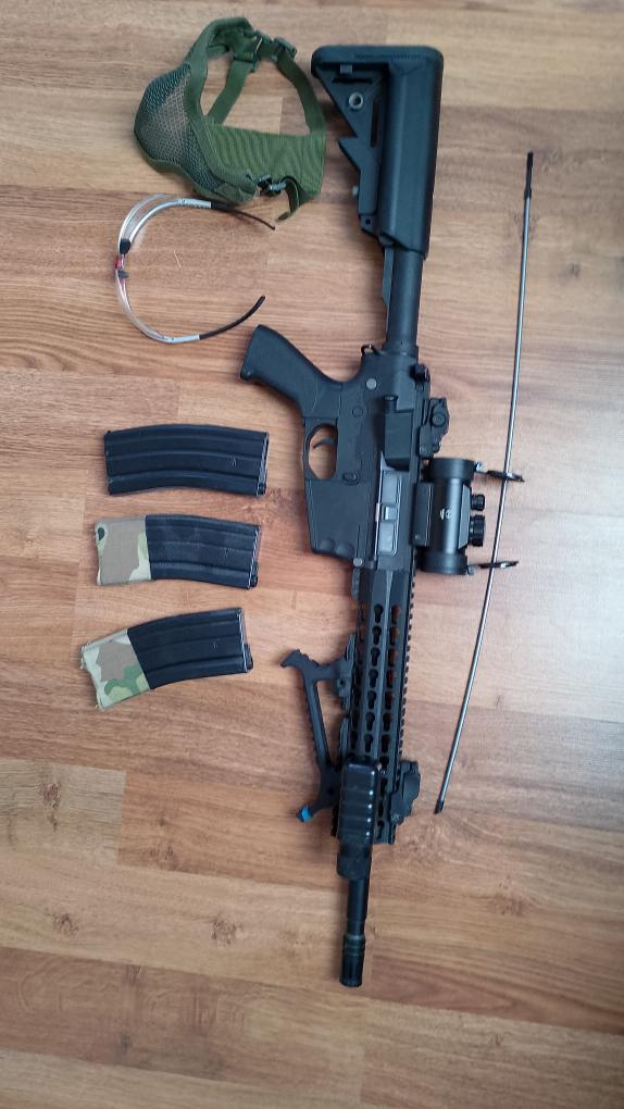 airsoftová zbraň M4