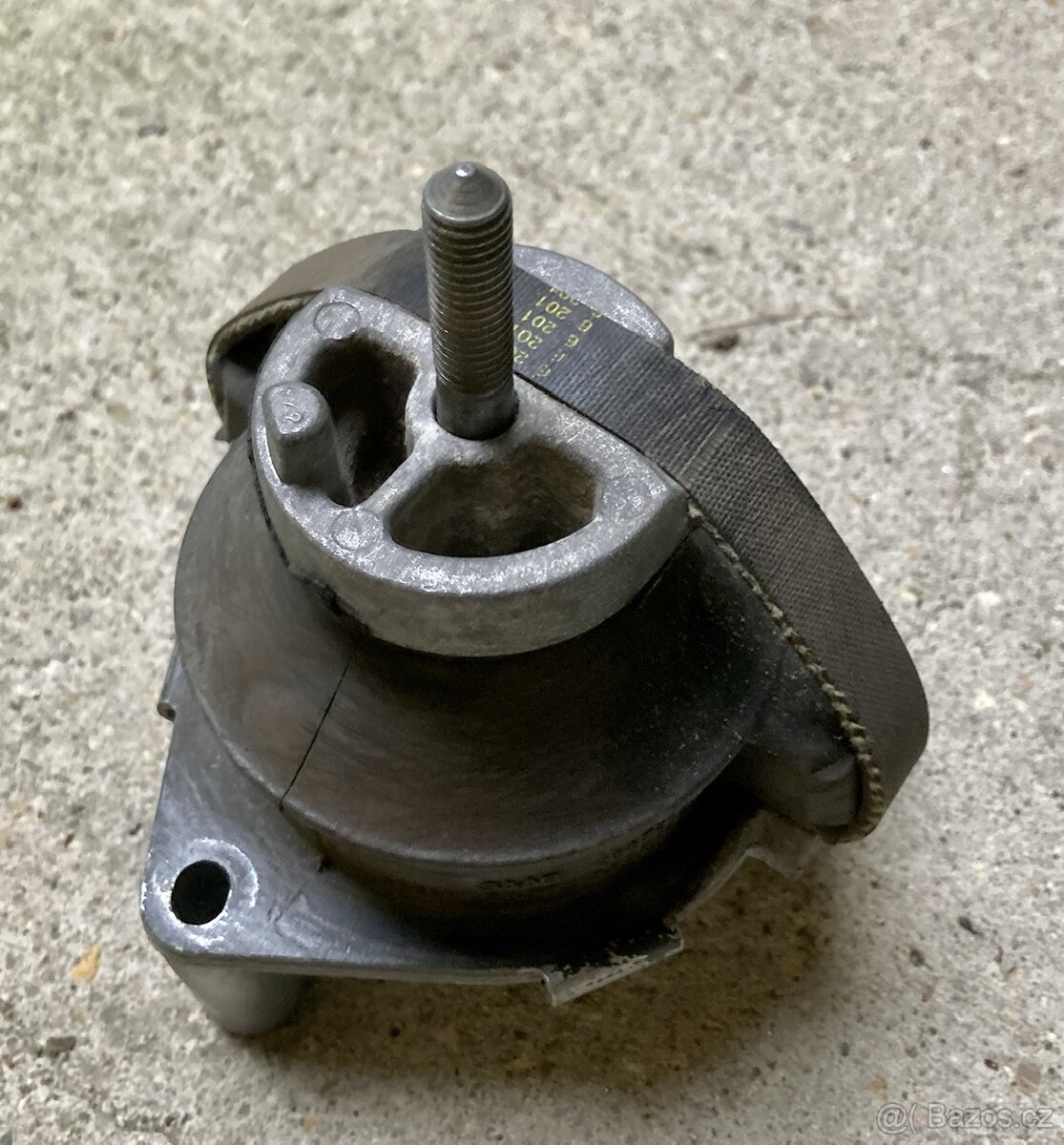 Saab 9-5 Aero automat silentblok