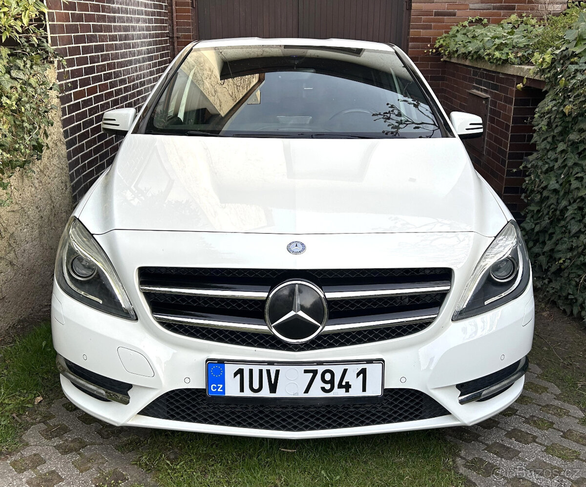 Mercedes - Benz B 180, Edition Black & White, atraktivní vůz