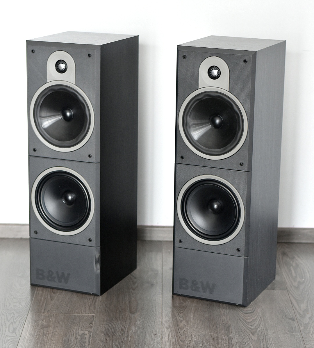 Bowers & Wilkins DM 620