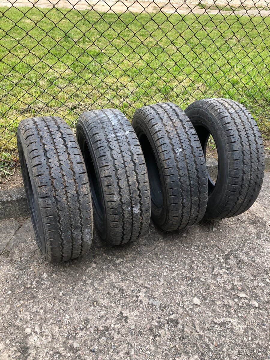 Prodám zátěžové pneumatiky 4ks značky Hankook, rozměr 195/70
