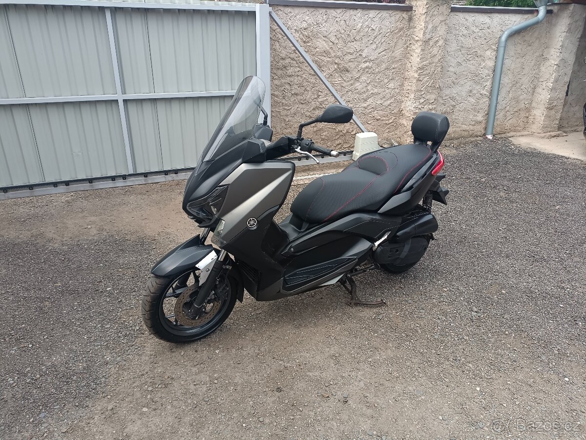 Yamaha x max 125i ABS rv. 2015 CZ doklady v ceně