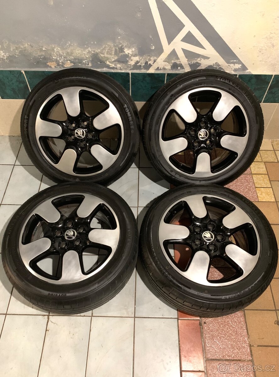 Alu kola Škoda R17 5X112 LETNÍ PNEU 225/50 R17 PROTEUS