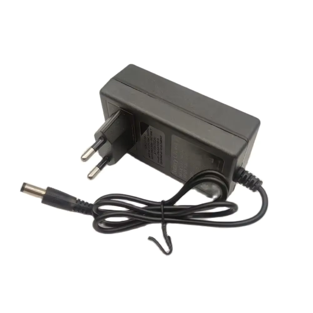 NABÍJEČKA Li-ion akumulátoru 21V / 1A CC/CV pro AKU 18-21,6V