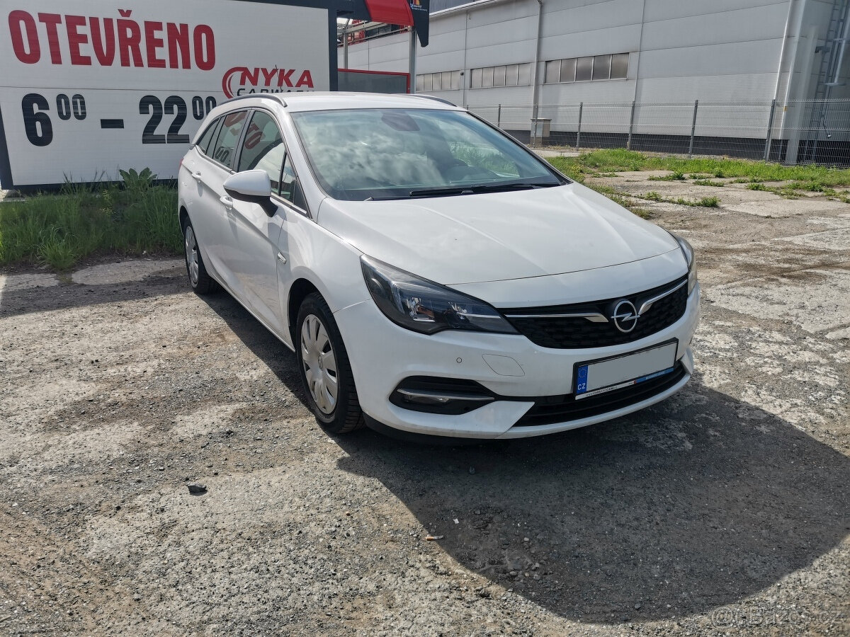 Opel Astra kombi, 1.5 CDTi, 77kw, klimatizace, park.kamera