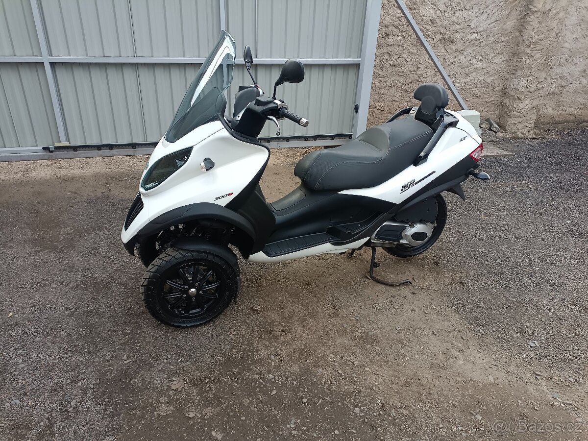 Piaggio mp3 300LT Bílá Cz doklady v ceně