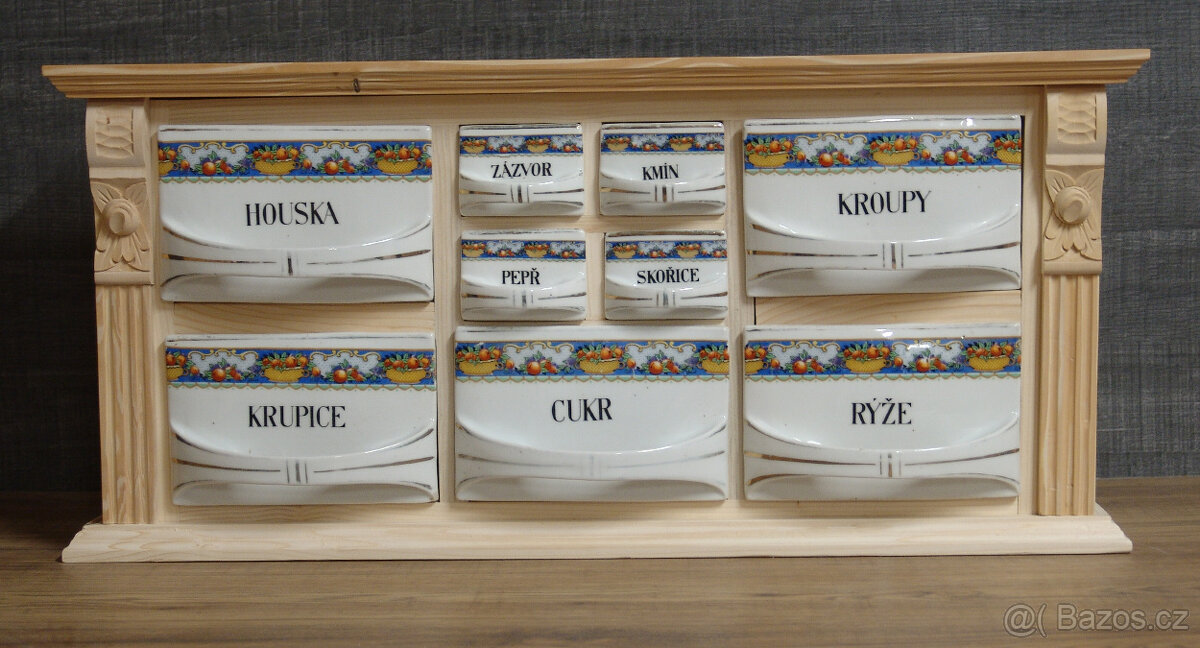 Starožitné porcelánové kořenky s poličkou