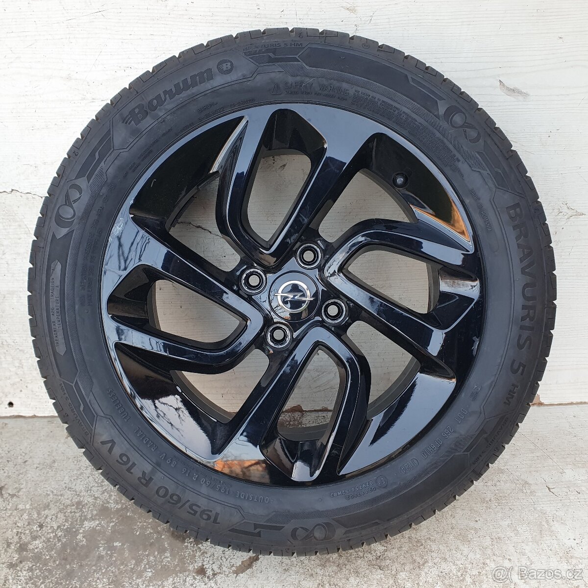 Opel Crossland 16" 4x108 s pneu - Peugeot 2008