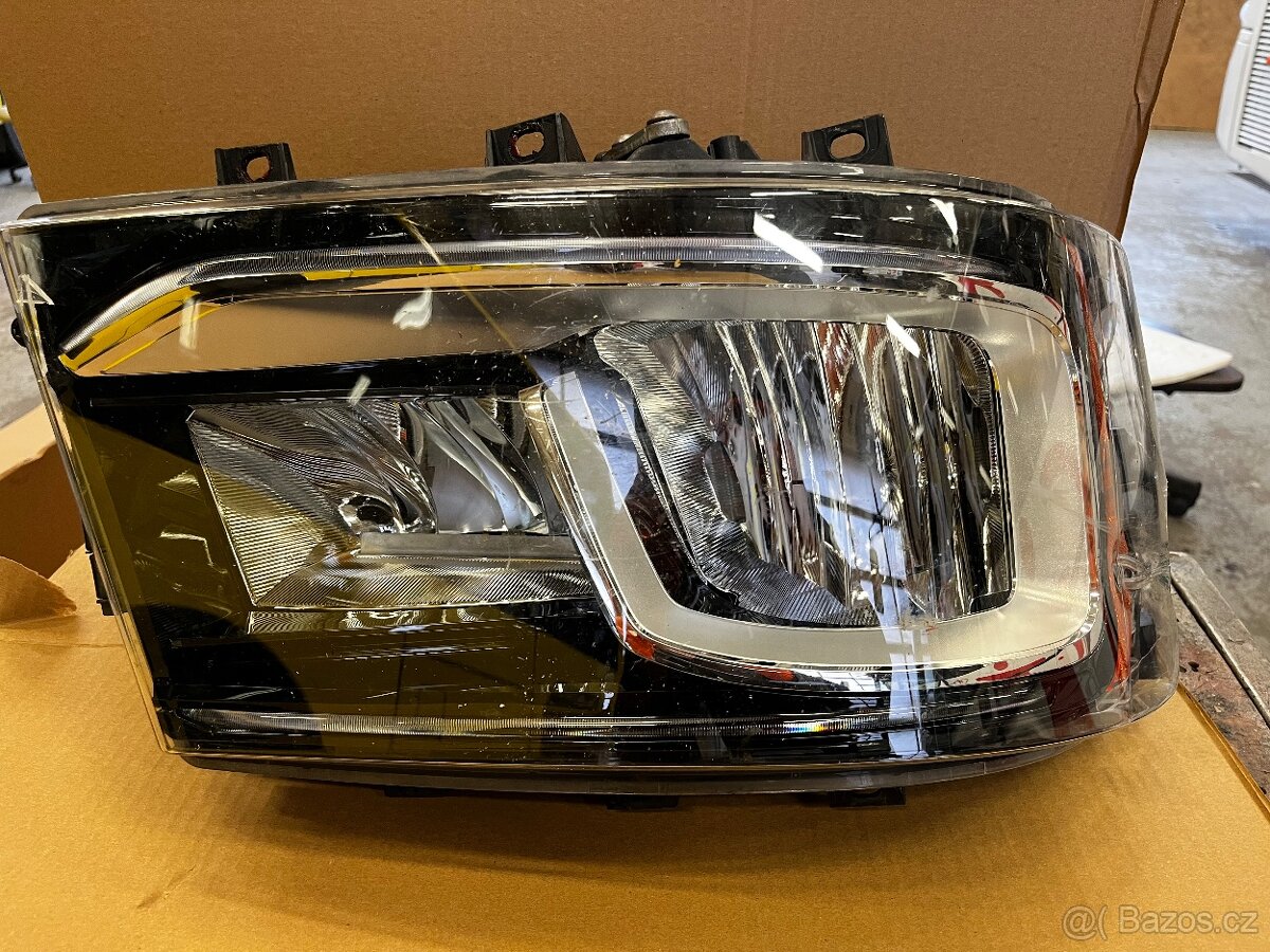 Přední pravé led světlo scania