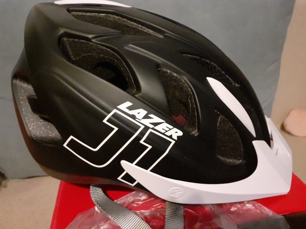 Cyklistická přilba Lazer J1
