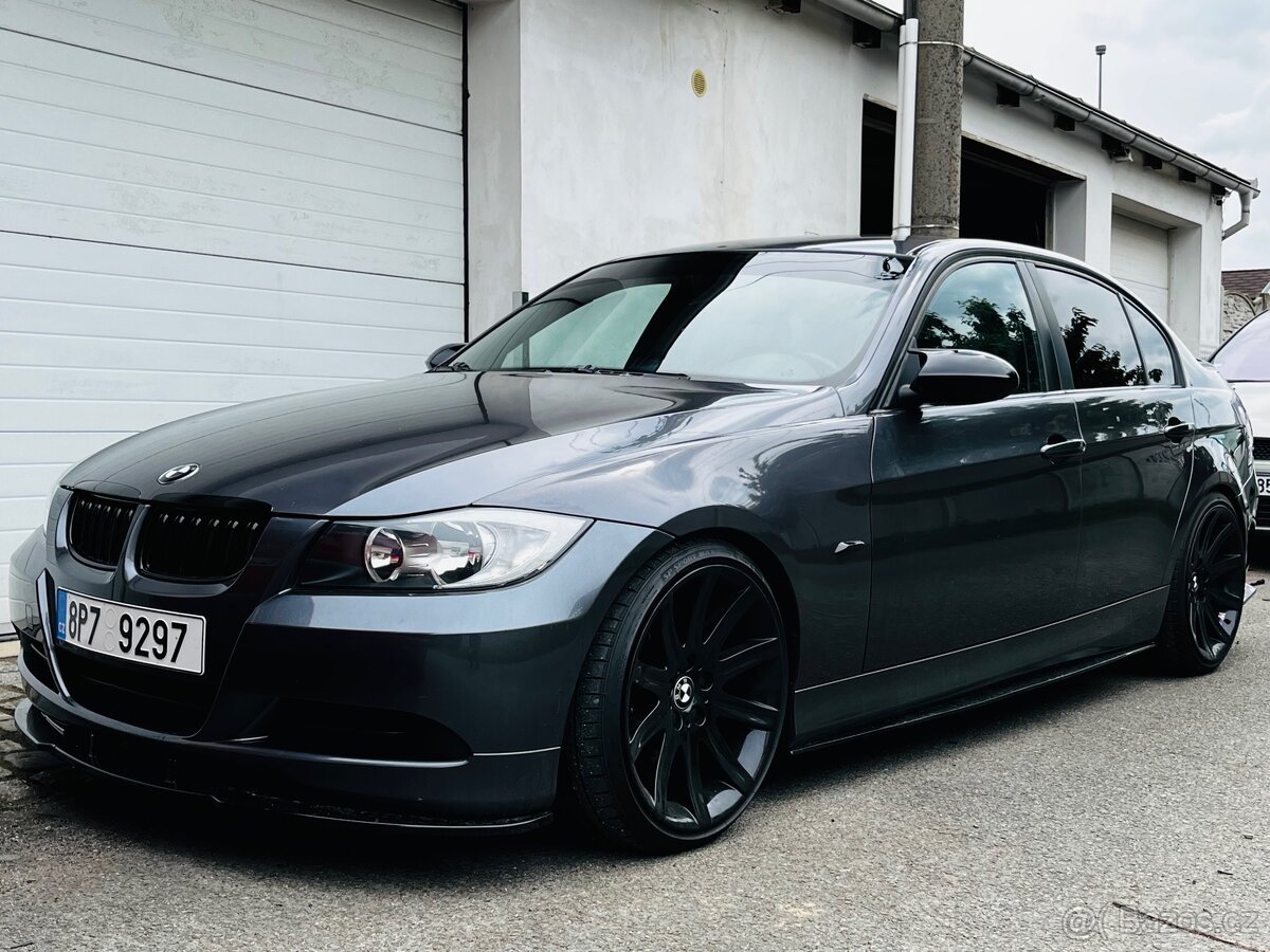 BMW e90 320i