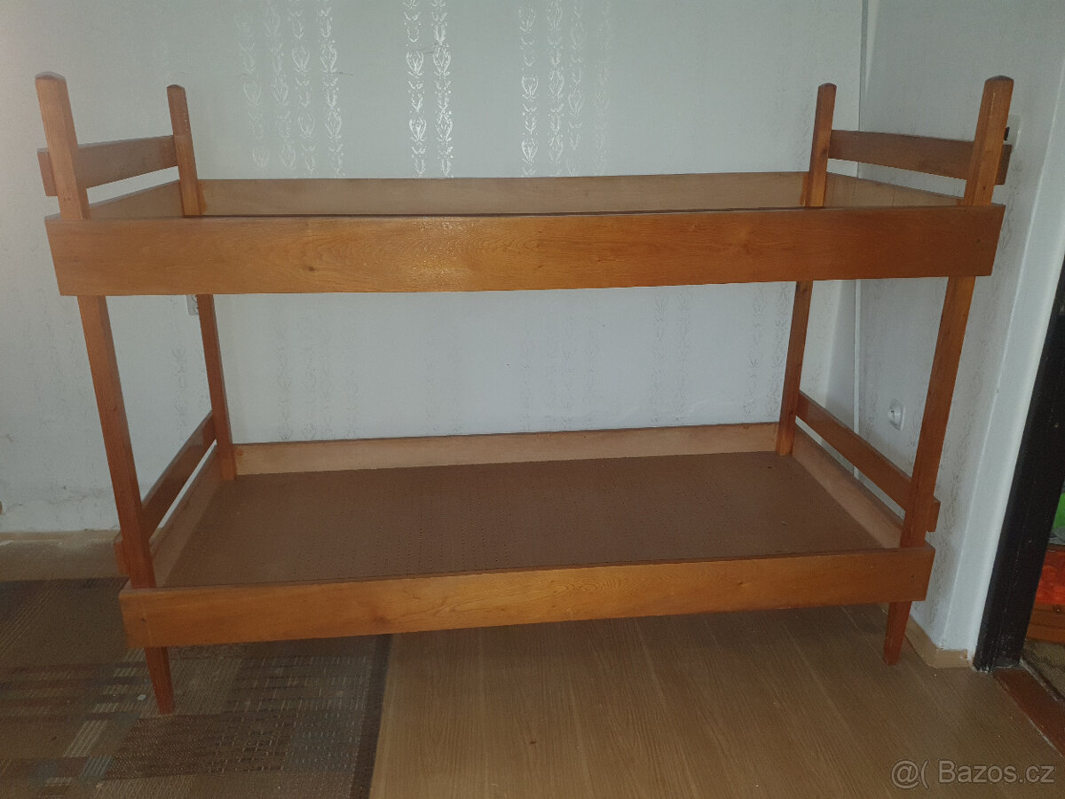 Poschoďová postel