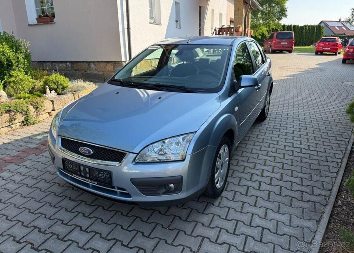 Ford Focus 1,6i Ghia Tažné Klima benzín