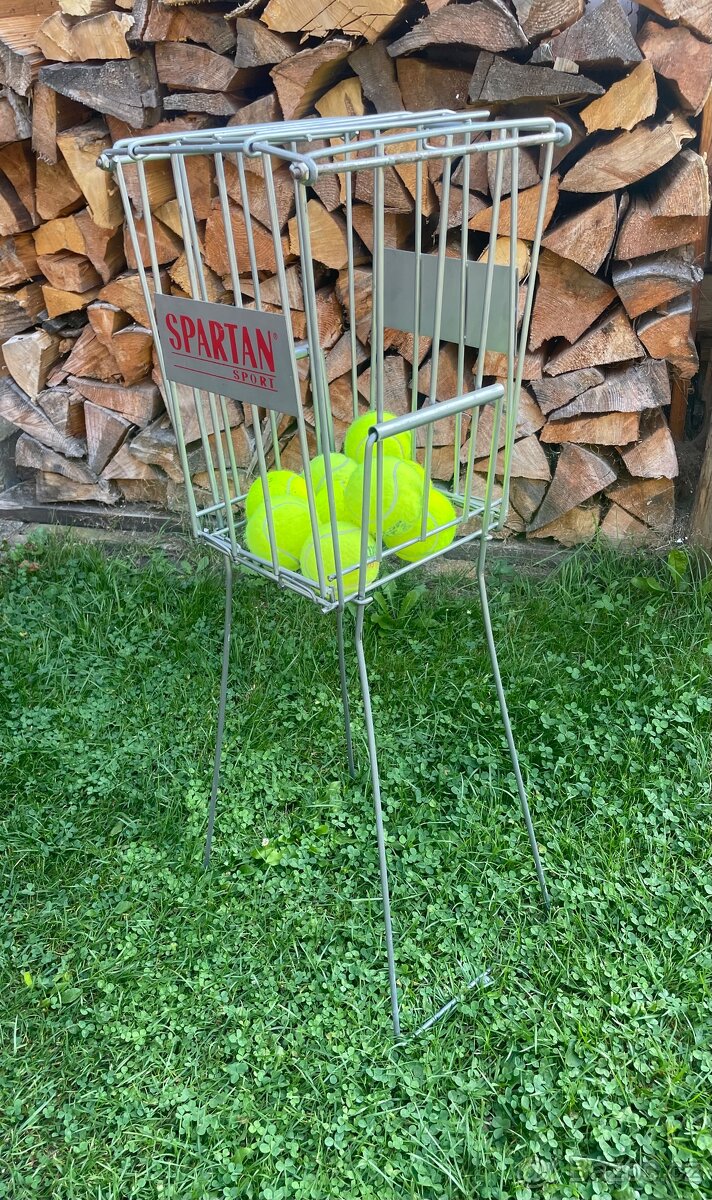 Koš na tenisové míčky