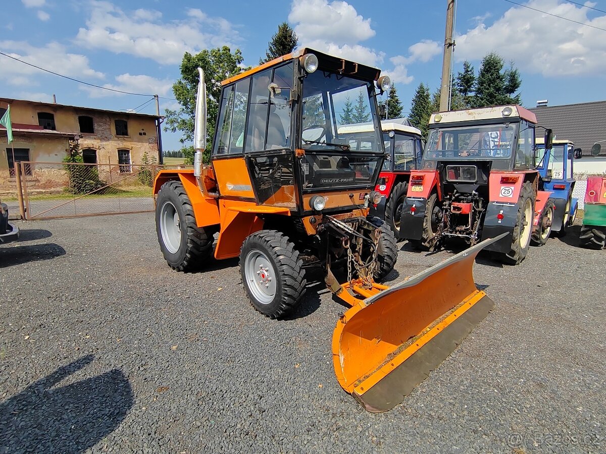 Traktor Deutz Fahr Intrac 2004