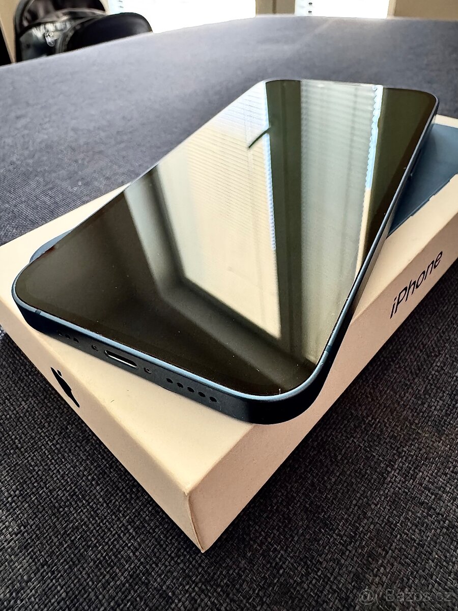 Prodám Apple iPhone 13 (256 GB) v perfektním stavu – jako no