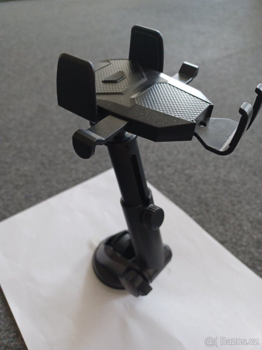 Držák na mobil do auta