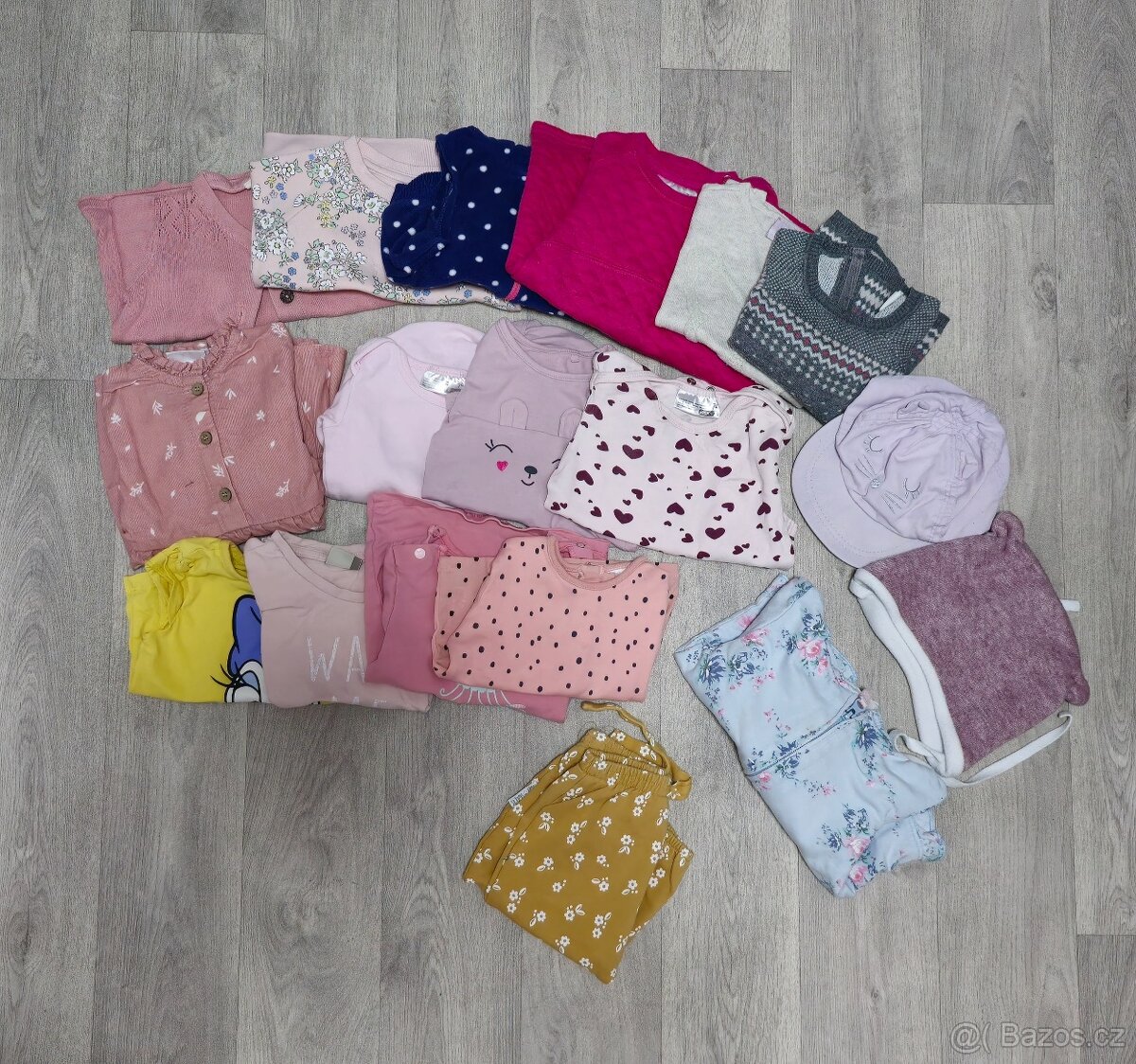 Balíček oblečení na holčičku vel. 74