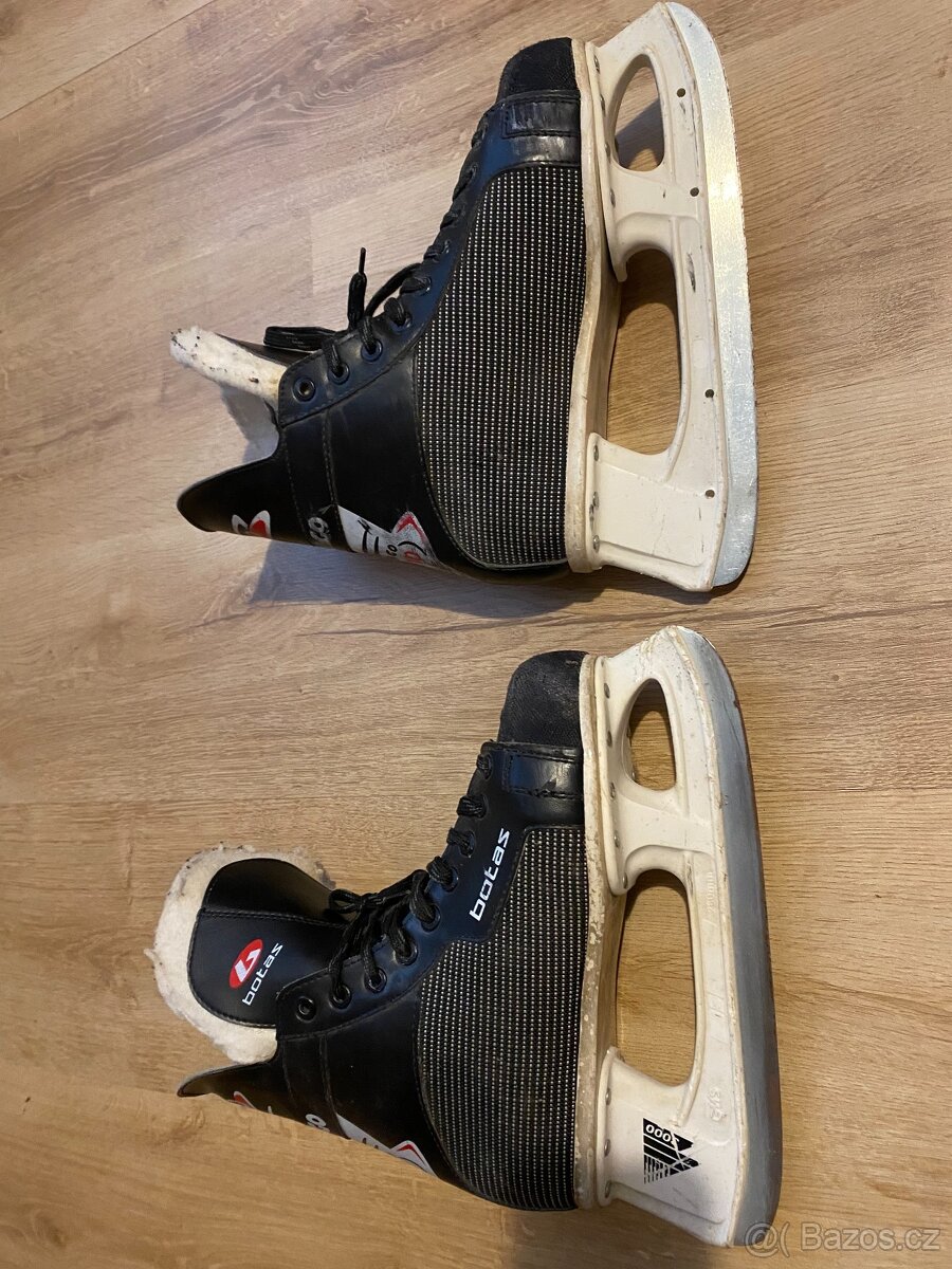 Prodám lední brusle Botas, velikost 39.