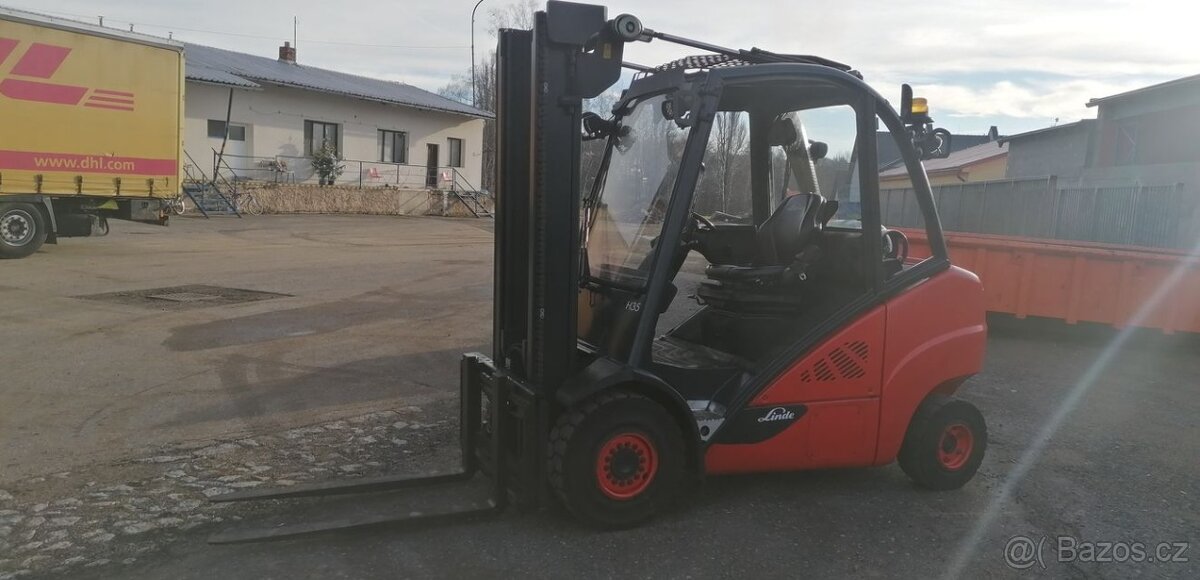 LINDE H35T-02 boční posuv  SLEVA
