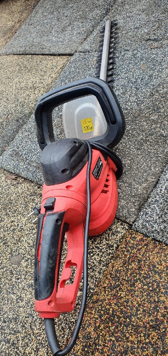 Elektrické nůžky/keřový zastříhavač HT600-Mountfield.Brno