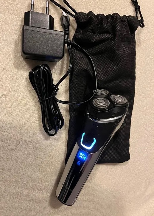 Holící strojek SilverCrest dobijeci tri hlavy flex