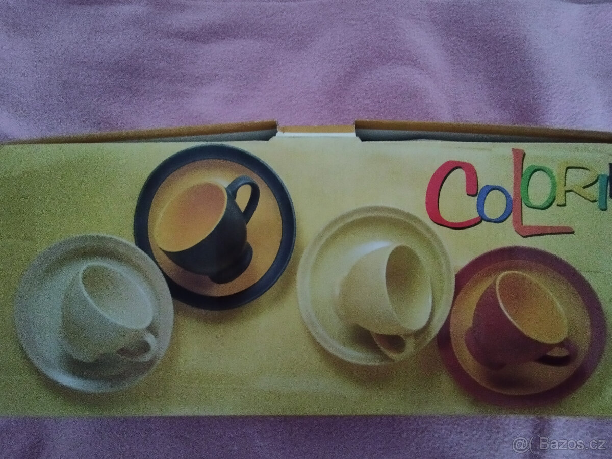 Sada kávových šálků s podšálky