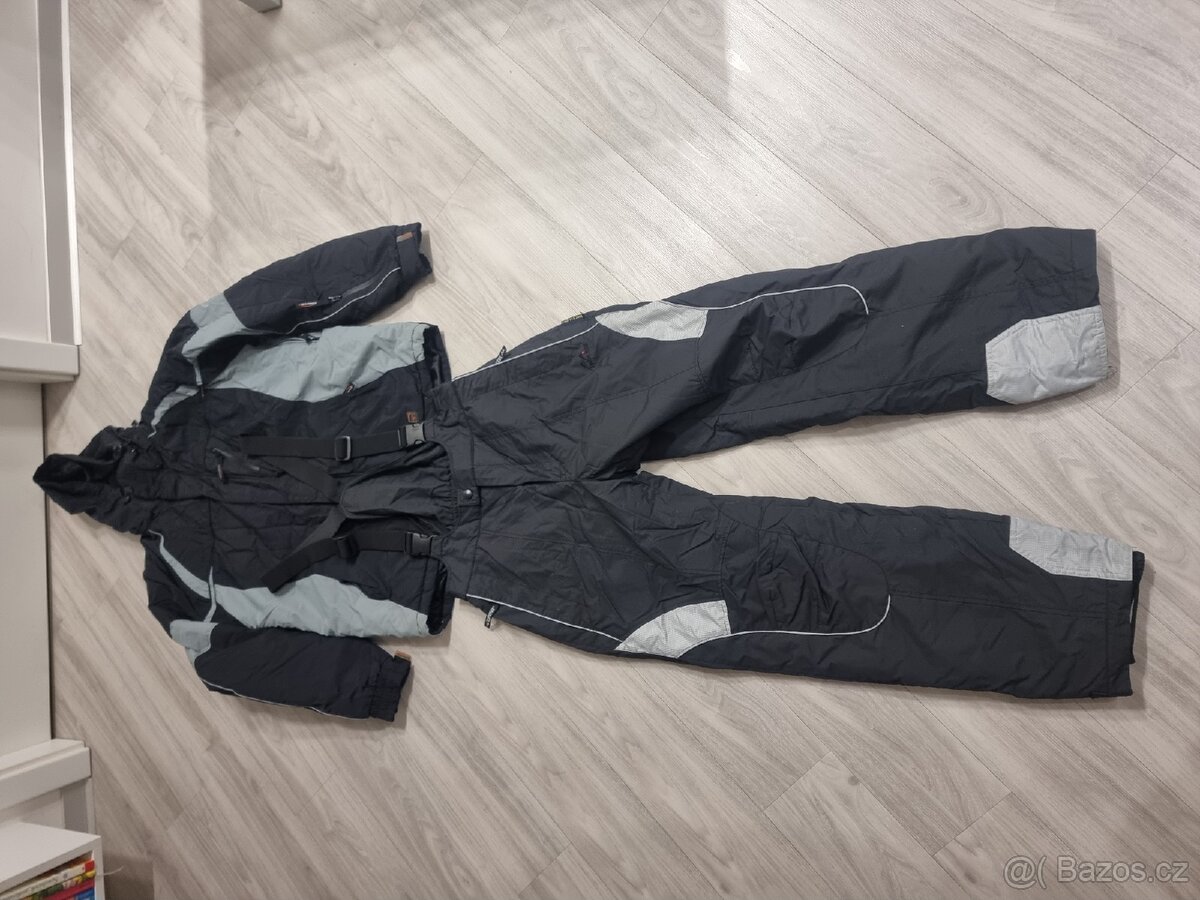 Kalhoty a bunda na lyže
