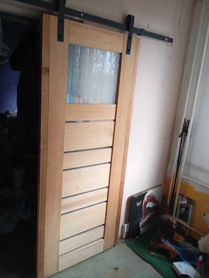Posuvné dveře na kolejnici