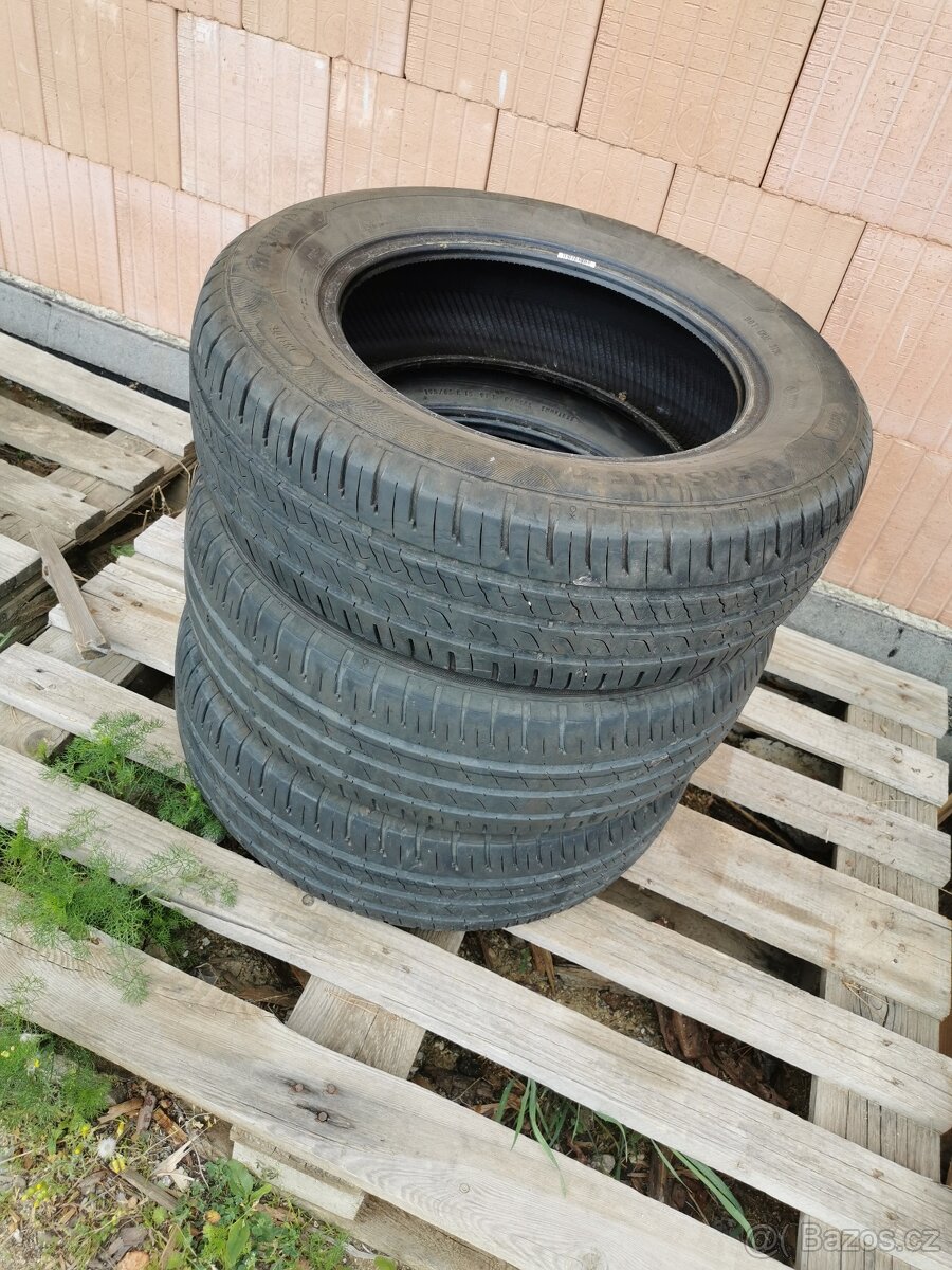 Prodám 2+1 ks Barum Bravuris 6 195/65 R15