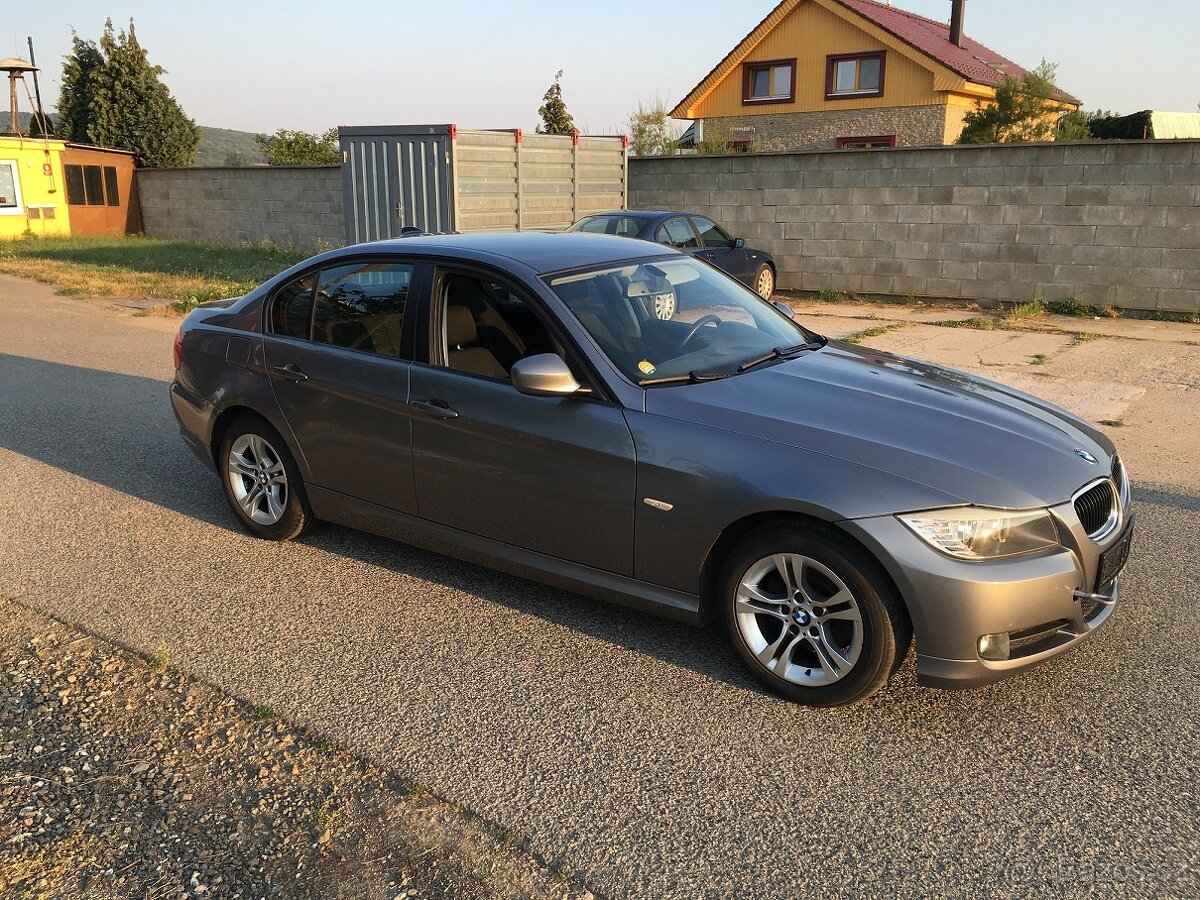 Rozprodam BMW E90 318D 105KW LCI r.v. 2009