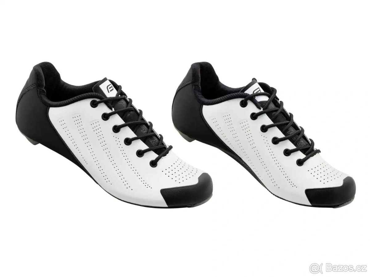 Tretry Force COMANDO CARBON, bílé 2 ks.vel.43 a 44 799Kč