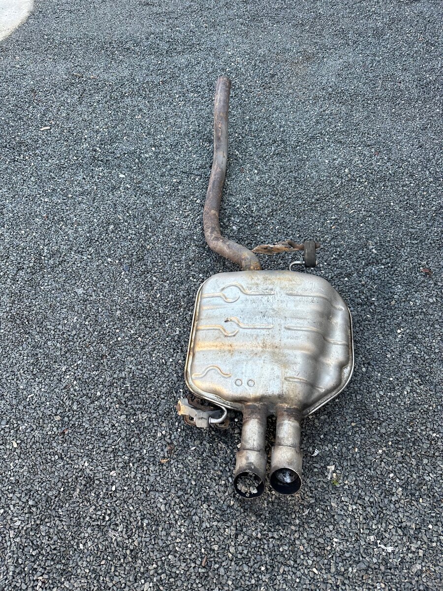 VW Passat B6 výfuk.