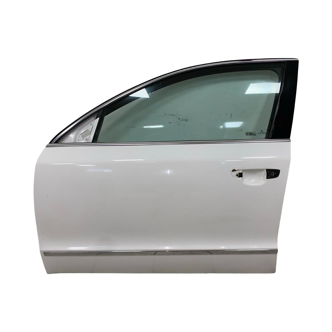 Levé přední dveře bílá LF8E Škoda Superb 2 r.v. 2011