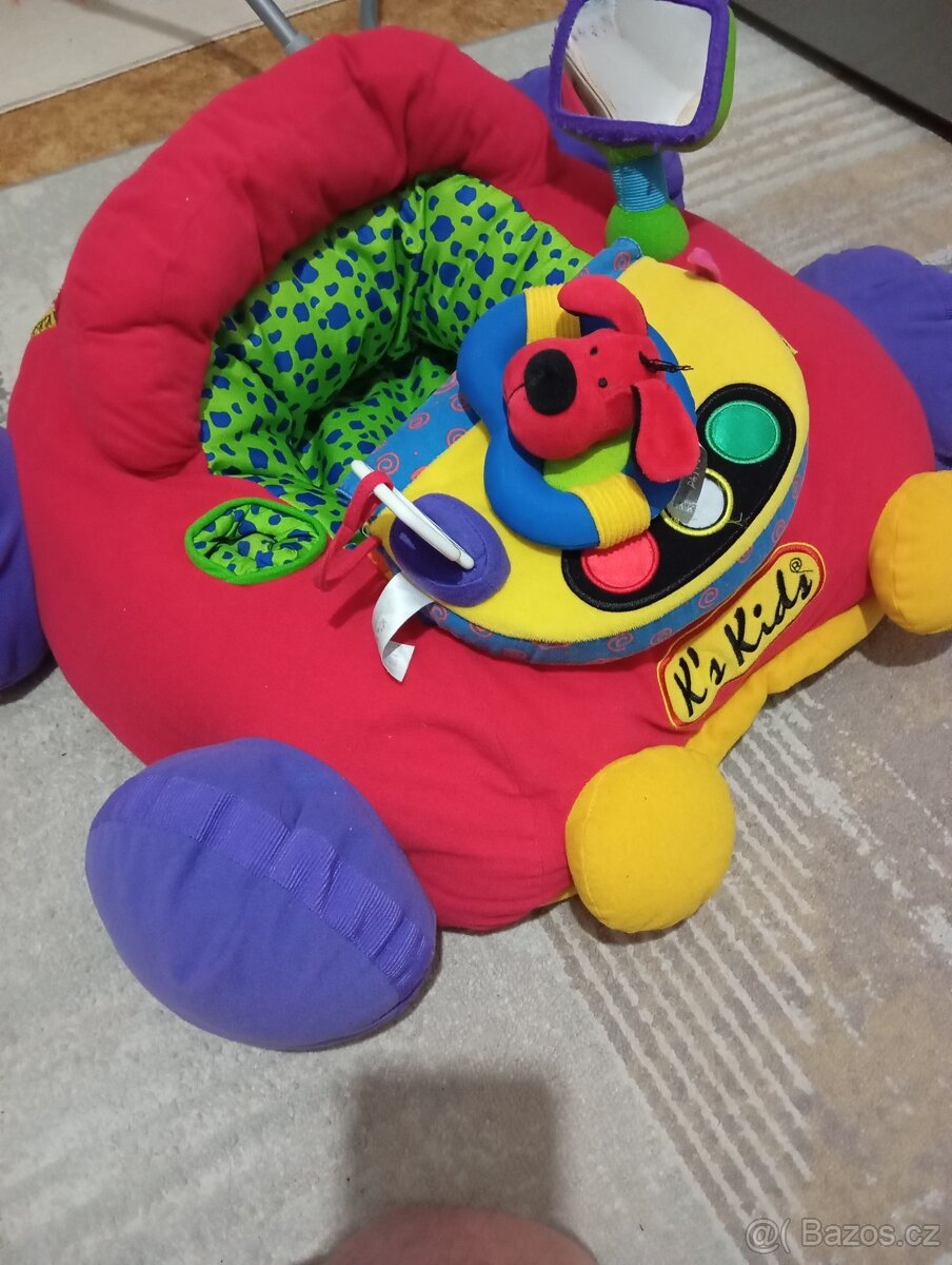 První autíčko pro malé zvídavé řidiče