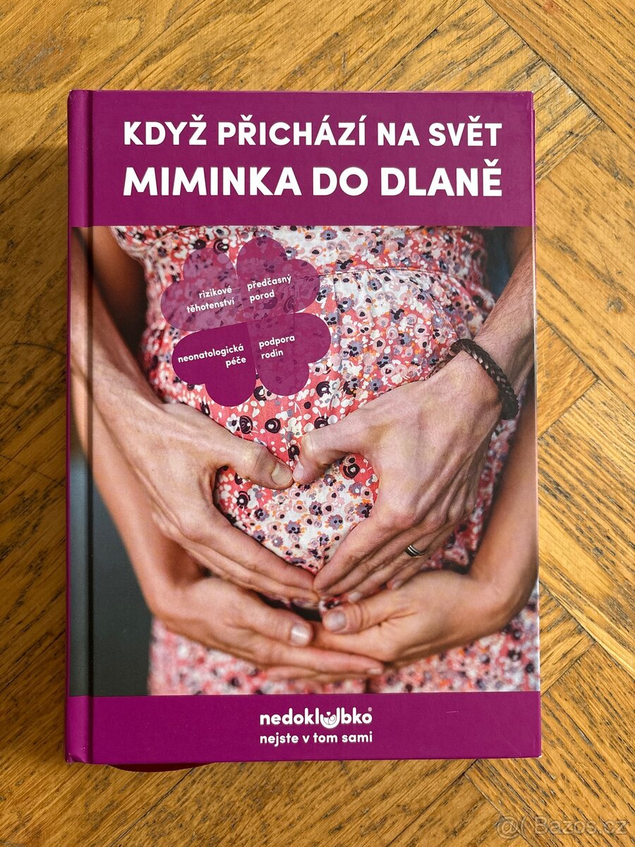 Když přicházejí na svět miminka do dlaně